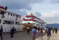 Insiden tabrakan kapal di pelabuhan Jailolo.