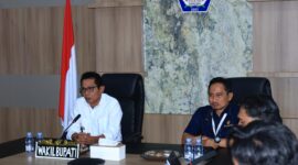 Wakil Bupati Helmi Umar Muchsin bersama pihak KPKNL saat melakukan rapat bersama sejumlah pimpinan OPD di ruang rapat bupati, Rabu (7/10/2026)